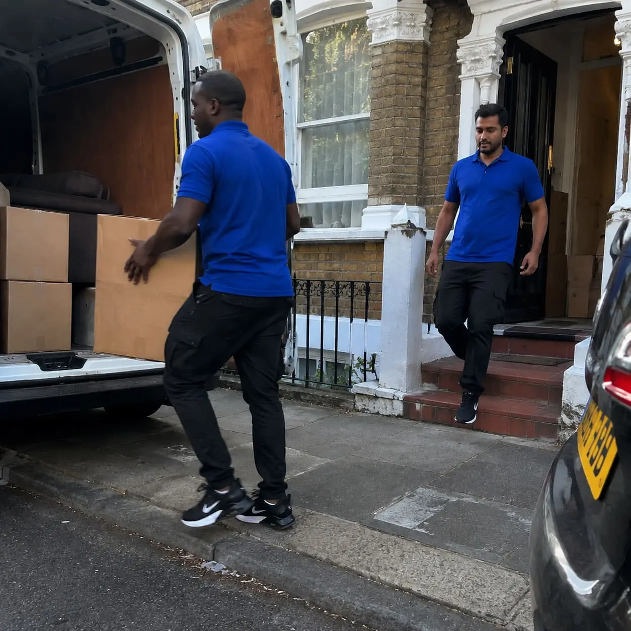 Efficient London moving service, boxes loaded into van – House Removal Service